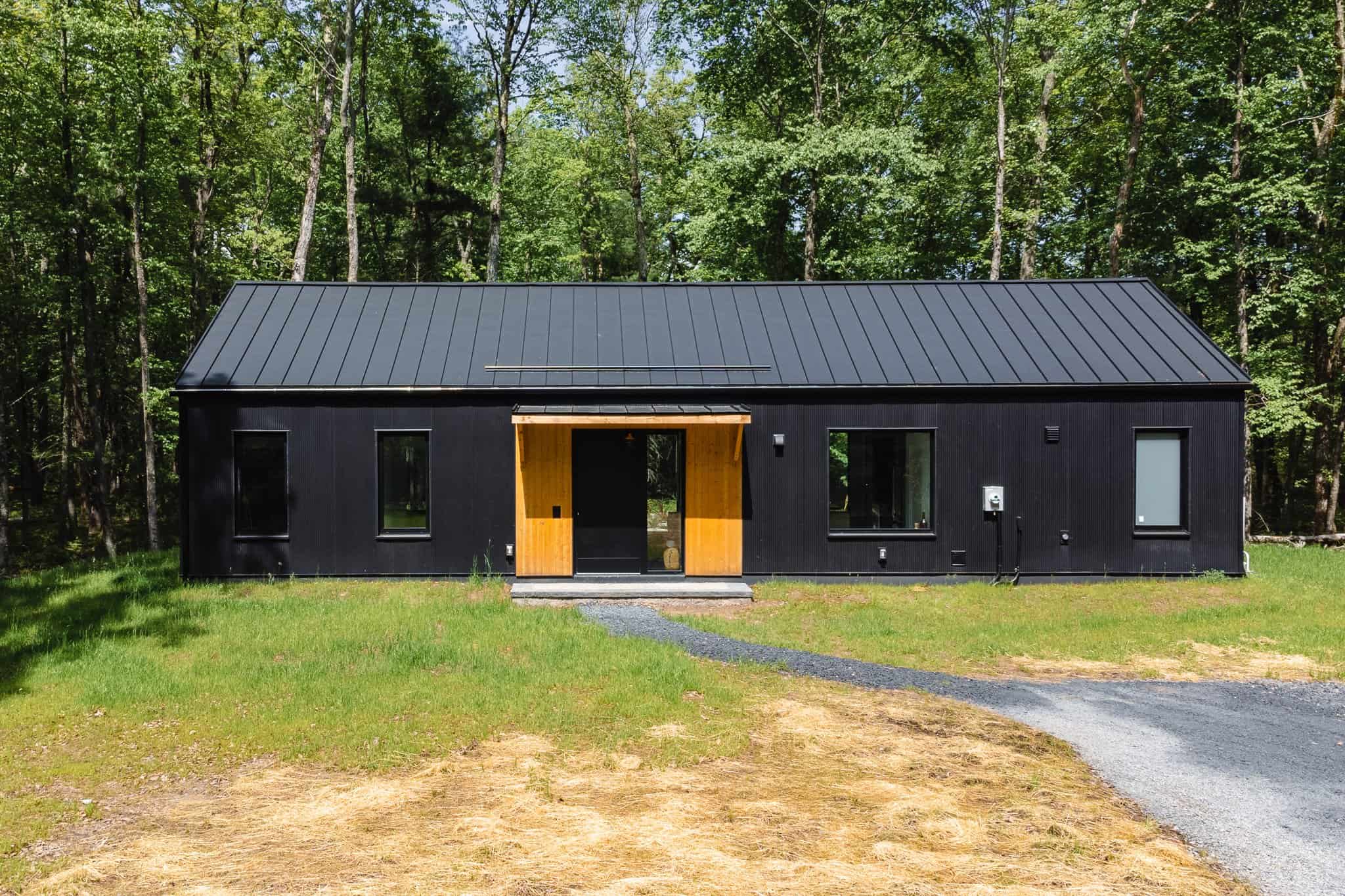 Sun Moon Cabin - Image 16